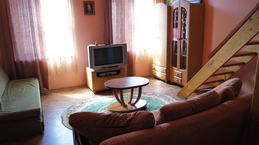 Daily Rent Apartments 3 Ivano-Frankivs'k Room photo